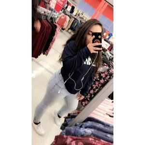 Meet your Posher, Alyssa